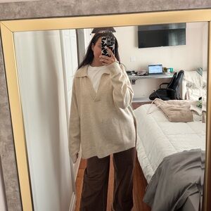 H&M Oversized Vneck Beige Sweater